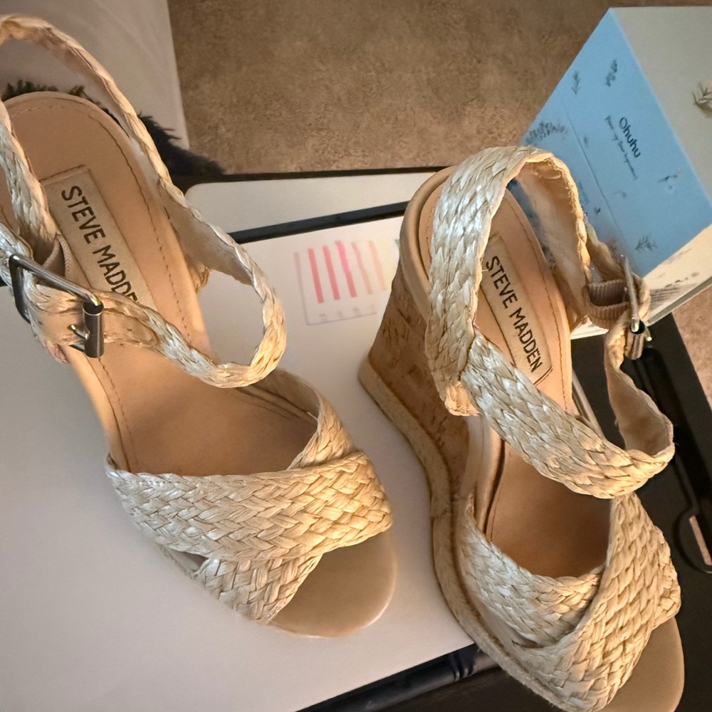 Steve Madden Women's Cream Wedge Sandals